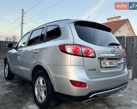 Серый Хендай Санта Фе, объемом двигателя 2.2 л и пробегом 191 тыс. км за 12900 $, фото 12 на Automoto.ua