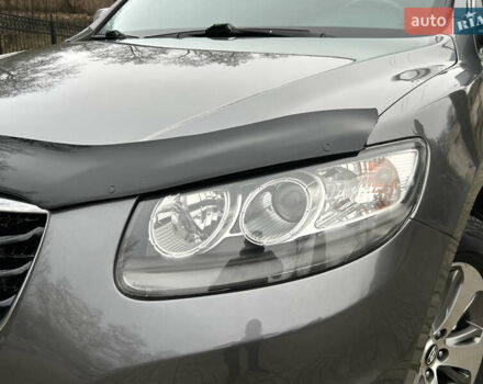 Серый Хендай Санта Фе, объемом двигателя 2.2 л и пробегом 197 тыс. км за 12900 $, фото 9 на Automoto.ua