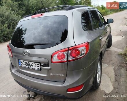 Сірий Хендай Санта Фе, об'ємом двигуна 2.4 л та пробігом 230 тис. км за 10300 $, фото 5 на Automoto.ua