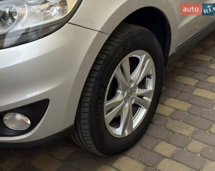 Серый Хендай Санта Фе, объемом двигателя 2.2 л и пробегом 200 тыс. км за 13200 $, фото 20 на Automoto.ua