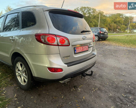 Серый Хендай Санта Фе, объемом двигателя 2.2 л и пробегом 226 тыс. км за 12999 $, фото 9 на Automoto.ua