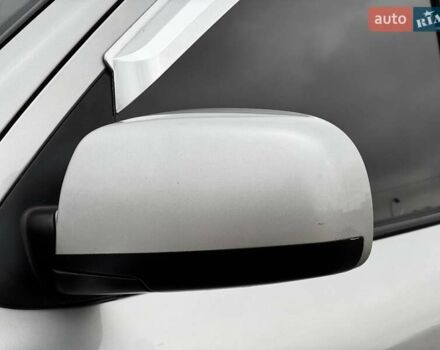 Сірий Хендай Санта Фе, об'ємом двигуна 2.2 л та пробігом 180 тис. км за 11200 $, фото 6 на Automoto.ua