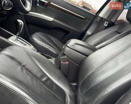 Сірий Хендай Санта Фе, об'ємом двигуна 2.2 л та пробігом 180 тис. км за 11200 $, фото 21 на Automoto.ua