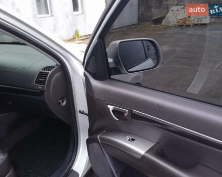 Сірий Хендай Санта Фе, об'ємом двигуна 2.2 л та пробігом 229 тис. км за 14000 $, фото 7 на Automoto.ua