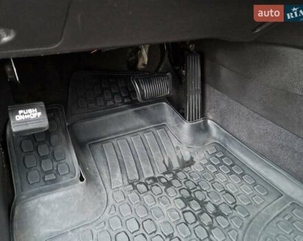 Серый Хендай Санта Фе, объемом двигателя 2.2 л и пробегом 165 тыс. км за 12500 $, фото 30 на Automoto.ua