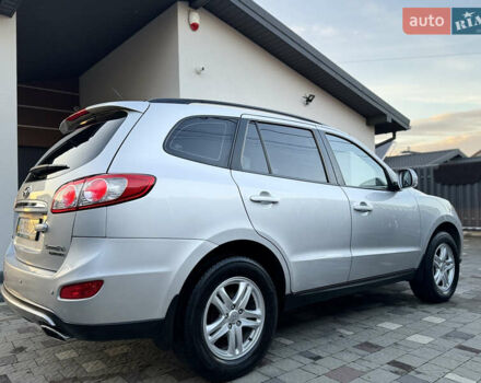 Серый Хендай Санта Фе, объемом двигателя 2.2 л и пробегом 191 тыс. км за 12900 $, фото 15 на Automoto.ua