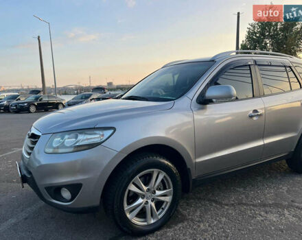 Серый Хендай Санта Фе, объемом двигателя 2.36 л и пробегом 51 тыс. км за 10800 $, фото 4 на Automoto.ua