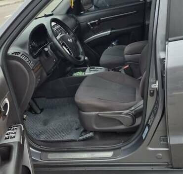 Серый Хендай Санта Фе, объемом двигателя 2.2 л и пробегом 308 тыс. км за 12200 $, фото 6 на Automoto.ua