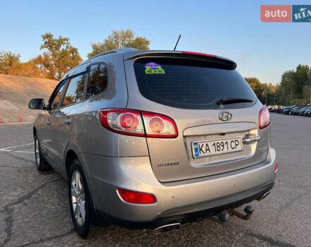 Серый Хендай Санта Фе, объемом двигателя 2.36 л и пробегом 51 тыс. км за 10800 $, фото 8 на Automoto.ua