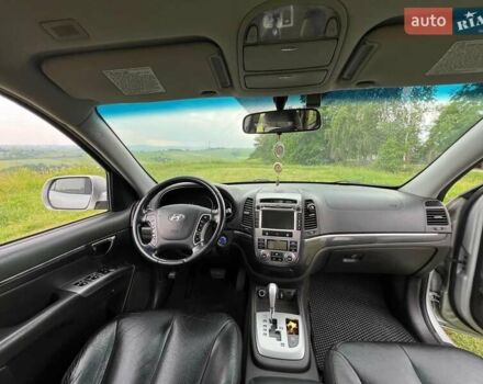 Сірий Хендай Санта Фе, об'ємом двигуна 2.2 л та пробігом 201 тис. км за 13000 $, фото 3 на Automoto.ua