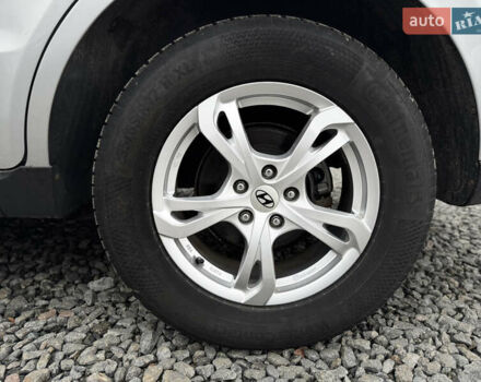 Серый Хендай Санта Фе, объемом двигателя 2.2 л и пробегом 200 тыс. км за 11000 $, фото 12 на Automoto.ua