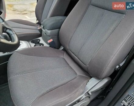 Серый Хендай Санта Фе, объемом двигателя 2.2 л и пробегом 165 тыс. км за 12500 $, фото 28 на Automoto.ua
