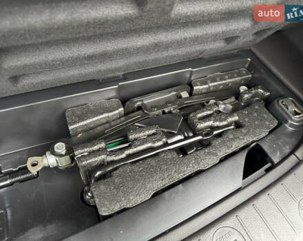 Серый Хендай Санта Фе, объемом двигателя 2.2 л и пробегом 200 тыс. км за 11000 $, фото 28 на Automoto.ua