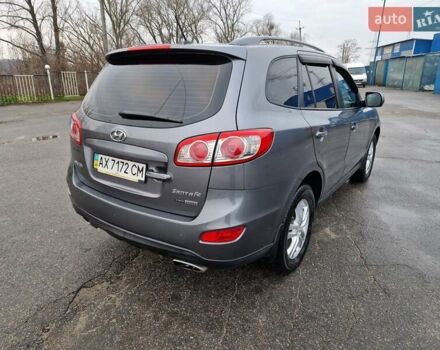Серый Хендай Санта Фе, объемом двигателя 2.2 л и пробегом 165 тыс. км за 12500 $, фото 4 на Automoto.ua