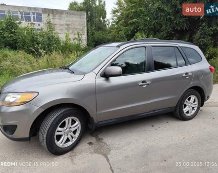 Сірий Хендай Санта Фе, об'ємом двигуна 2.4 л та пробігом 230 тис. км за 10300 $, фото 3 на Automoto.ua