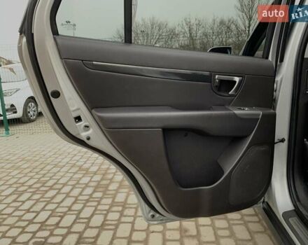 Серый Хендай Санта Фе, объемом двигателя 2.2 л и пробегом 193 тыс. км за 14255 $, фото 26 на Automoto.ua