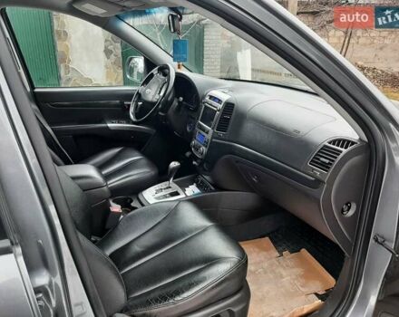 Серый Хендай Санта Фе, объемом двигателя 2.2 л и пробегом 159 тыс. км за 14500 $, фото 17 на Automoto.ua