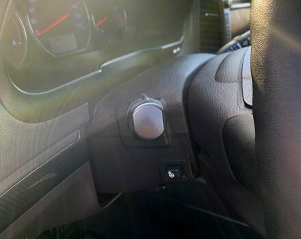 Серый Хендай Санта Фе, объемом двигателя 2.2 л и пробегом 189 тыс. км за 13500 $, фото 7 на Automoto.ua