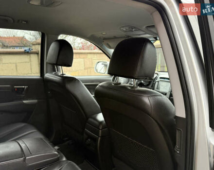 Серый Хендай Санта Фе, объемом двигателя 2.2 л и пробегом 148 тыс. км за 12950 $, фото 22 на Automoto.ua