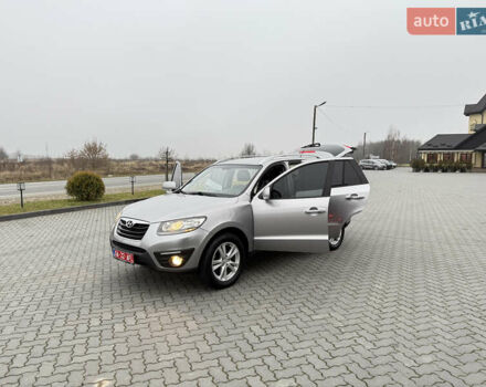 Серый Хендай Санта Фе, объемом двигателя 2 л и пробегом 236 тыс. км за 12600 $, фото 30 на Automoto.ua