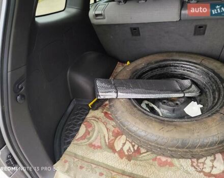 Сірий Хендай Санта Фе, об'ємом двигуна 2.4 л та пробігом 230 тис. км за 10300 $, фото 14 на Automoto.ua