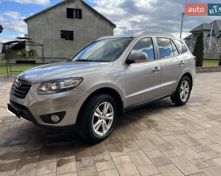 Серый Хендай Санта Фе, объемом двигателя 2.2 л и пробегом 245 тыс. км за 12900 $, фото 1 на Automoto.ua