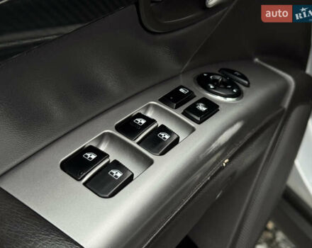 Серый Хендай Санта Фе, объемом двигателя 2.2 л и пробегом 200 тыс. км за 11000 $, фото 20 на Automoto.ua