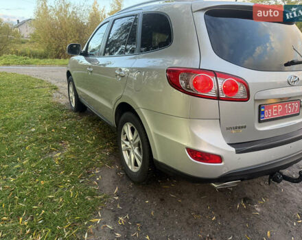 Серый Хендай Санта Фе, объемом двигателя 2.2 л и пробегом 226 тыс. км за 12999 $, фото 7 на Automoto.ua