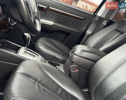 Сірий Хендай Санта Фе, об'ємом двигуна 2.2 л та пробігом 180 тис. км за 11200 $, фото 24 на Automoto.ua