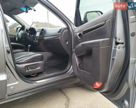 Сірий Хендай Санта Фе, об'ємом двигуна 2.2 л та пробігом 162 тис. км за 13500 $, фото 31 на Automoto.ua