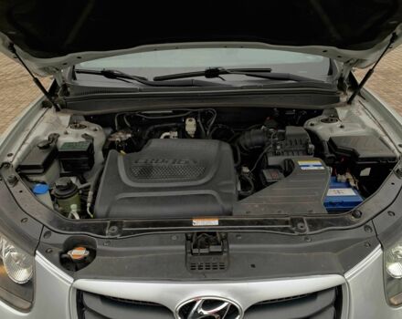 Серый Хендай Санта Фе, объемом двигателя 2.2 л и пробегом 193 тыс. км за 14255 $, фото 22 на Automoto.ua