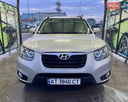 Сірий Хендай Санта Фе, об'ємом двигуна 2 л та пробігом 270 тис. км за 12500 $, фото 1 на Automoto.ua