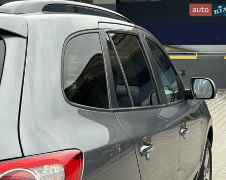 Сірий Хендай Санта Фе, об'ємом двигуна 2.2 л та пробігом 226 тис. км за 12250 $, фото 27 на Automoto.ua