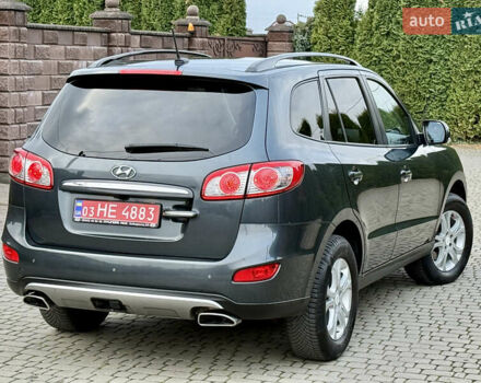 Серый Хендай Санта Фе, объемом двигателя 2.2 л и пробегом 209 тыс. км за 13999 $, фото 12 на Automoto.ua