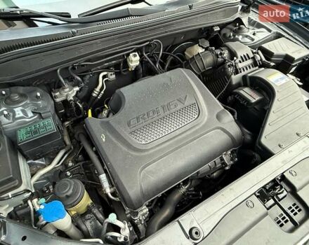 Серый Хендай Санта Фе, объемом двигателя 2.2 л и пробегом 209 тыс. км за 13999 $, фото 3 на Automoto.ua