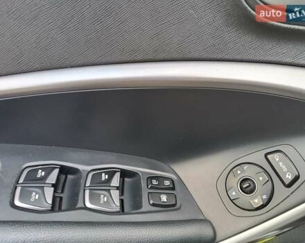 Серый Хендай Санта Фе, объемом двигателя 2.2 л и пробегом 265 тыс. км за 17000 $, фото 13 на Automoto.ua