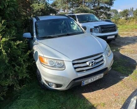 Серый Хендай Санта Фе, объемом двигателя 2.4 л и пробегом 166 тыс. км за 11000 $, фото 2 на Automoto.ua
