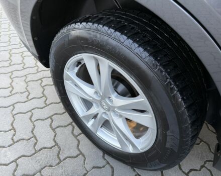 Серый Хендай Санта Фе, объемом двигателя 2 л и пробегом 227 тыс. км за 12900 $, фото 17 на Automoto.ua