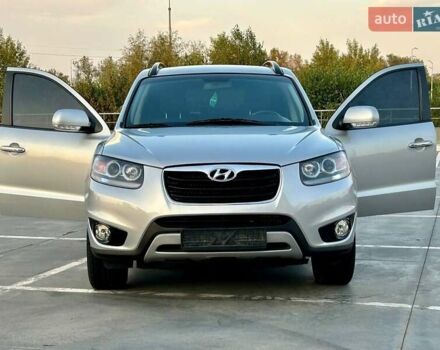 Сірий Хендай Санта Фе, об'ємом двигуна 2.2 л та пробігом 269 тис. км за 13900 $, фото 39 на Automoto.ua