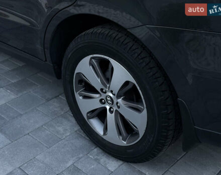 Сірий Хендай Санта Фе, об'ємом двигуна 2.2 л та пробігом 233 тис. км за 13500 $, фото 8 на Automoto.ua