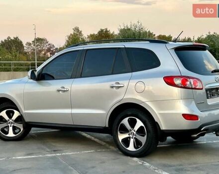 Сірий Хендай Санта Фе, об'ємом двигуна 2.2 л та пробігом 269 тис. км за 13900 $, фото 12 на Automoto.ua