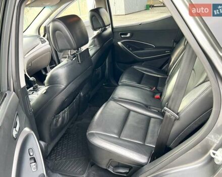 Сірий Хендай Санта Фе, об'ємом двигуна 2.2 л та пробігом 282 тис. км за 15900 $, фото 12 на Automoto.ua