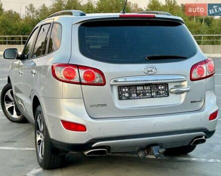 Сірий Хендай Санта Фе, об'ємом двигуна 2.2 л та пробігом 269 тис. км за 13900 $, фото 11 на Automoto.ua