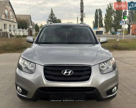 Серый Хендай Санта Фе, объемом двигателя 2 л и пробегом 189 тыс. км за 11980 $, фото 1 на Automoto.ua