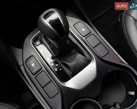 Сірий Хендай Санта Фе, об'ємом двигуна 2 л та пробігом 154 тис. км за 15500 $, фото 25 на Automoto.ua