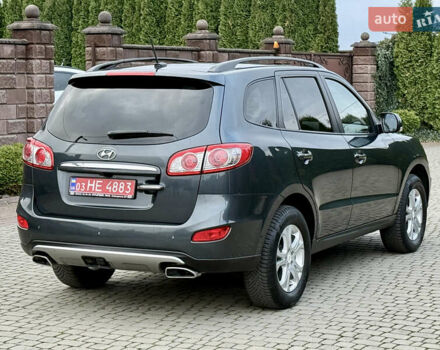 Серый Хендай Санта Фе, объемом двигателя 2.2 л и пробегом 209 тыс. км за 13999 $, фото 17 на Automoto.ua