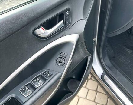 Сірий Хендай Санта Фе, об'ємом двигуна 2.2 л та пробігом 282 тис. км за 15900 $, фото 15 на Automoto.ua