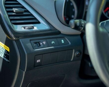 Серый Хендай Санта Фе, объемом двигателя 2.4 л и пробегом 146 тыс. км за 8300 $, фото 13 на Automoto.ua