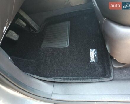 Сірий Хендай Санта Фе, об'ємом двигуна 2.2 л та пробігом 245 тис. км за 14100 $, фото 4 на Automoto.ua