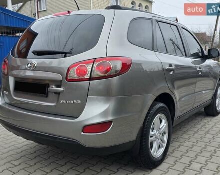 Серый Хендай Санта Фе, объемом двигателя 2.4 л и пробегом 237 тыс. км за 9999 $, фото 18 на Automoto.ua